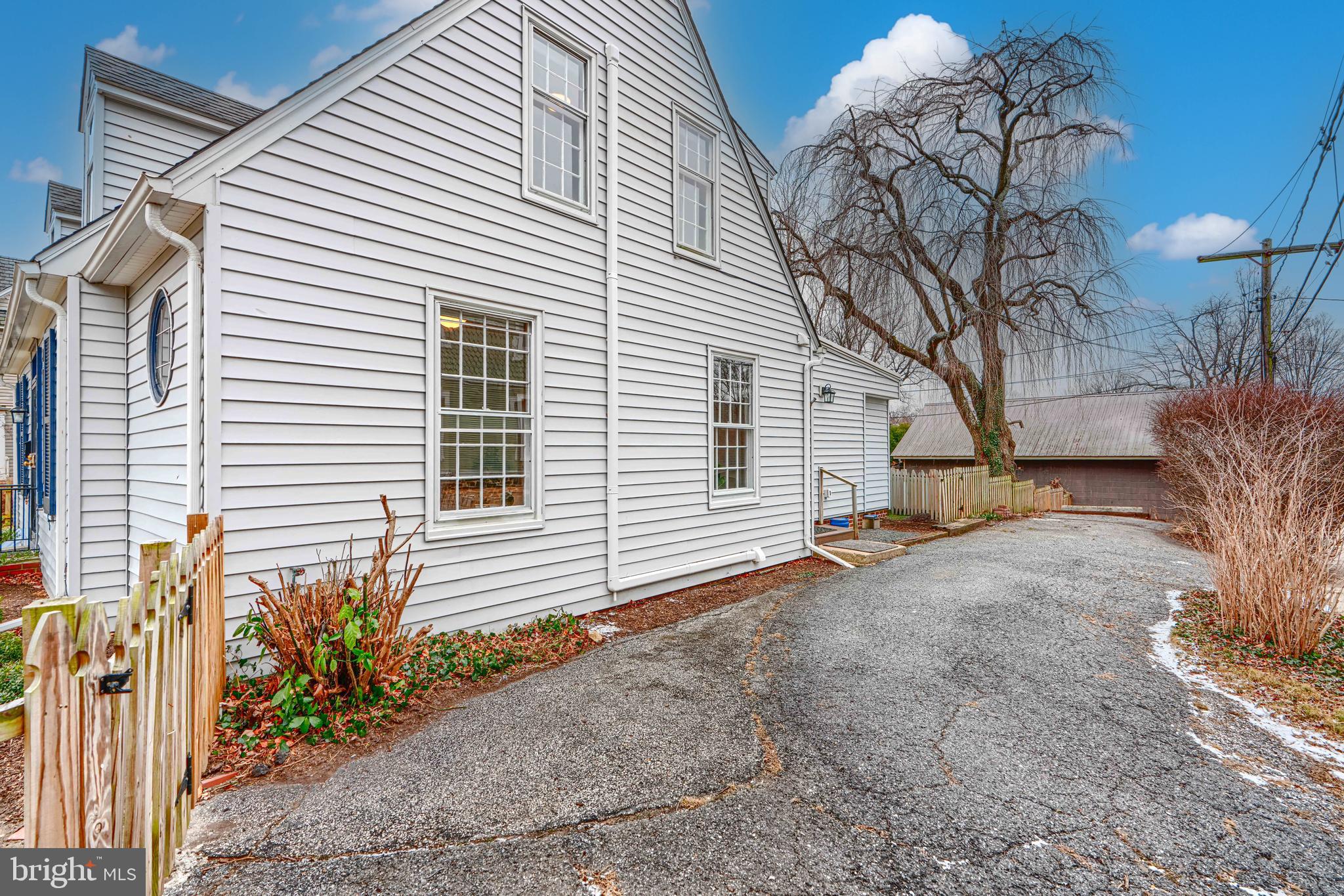 ROLAND PARK - Residential