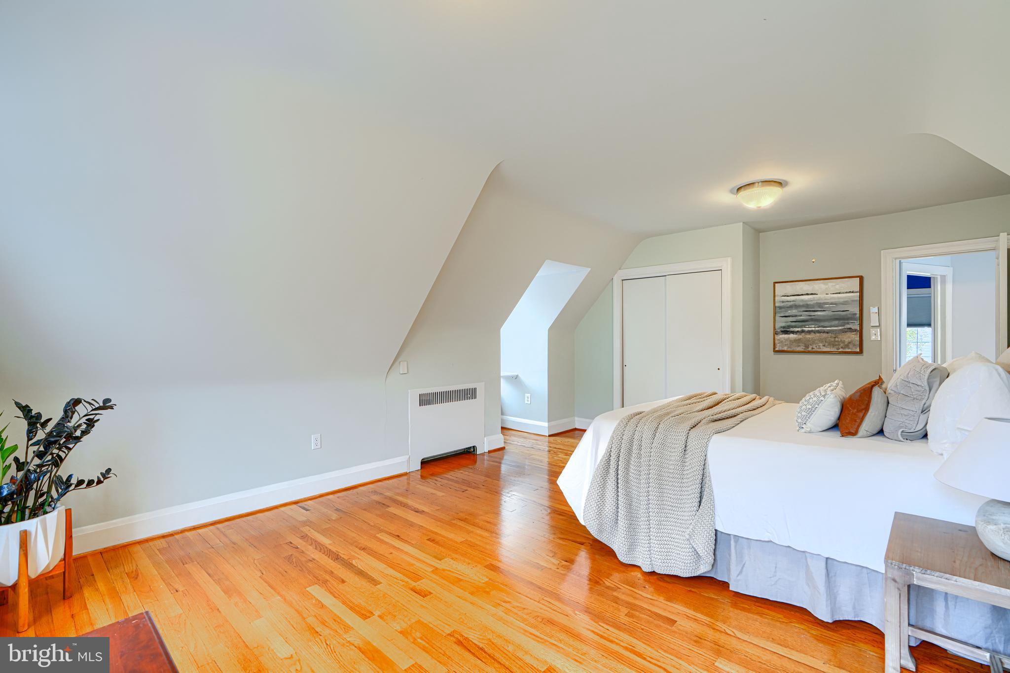 ROLAND PARK - Residential