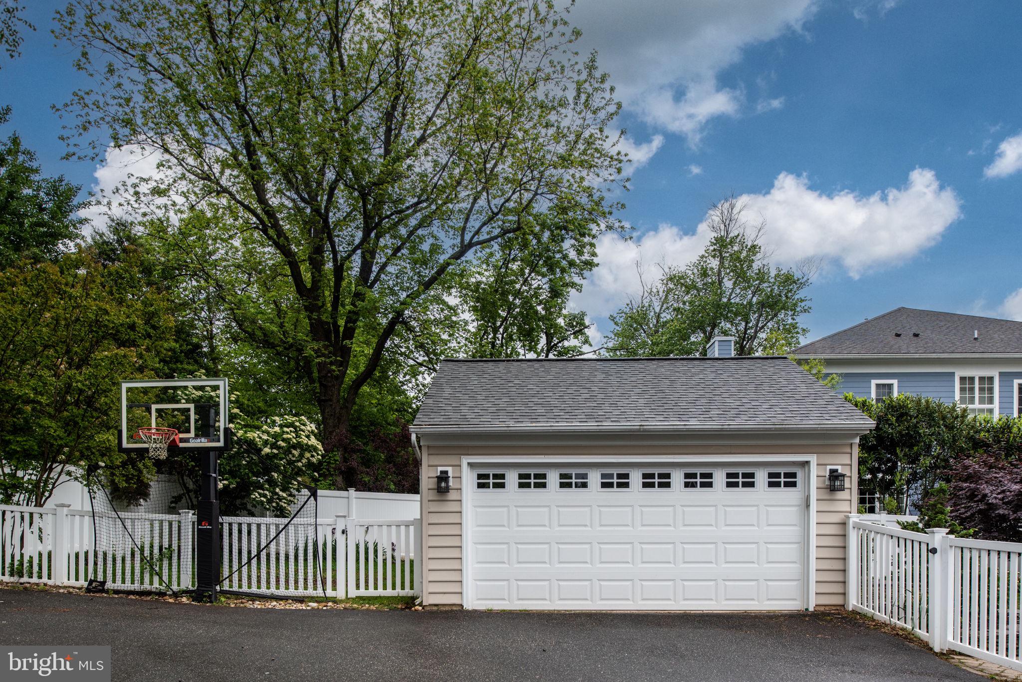 WEST MC LEAN - Residential