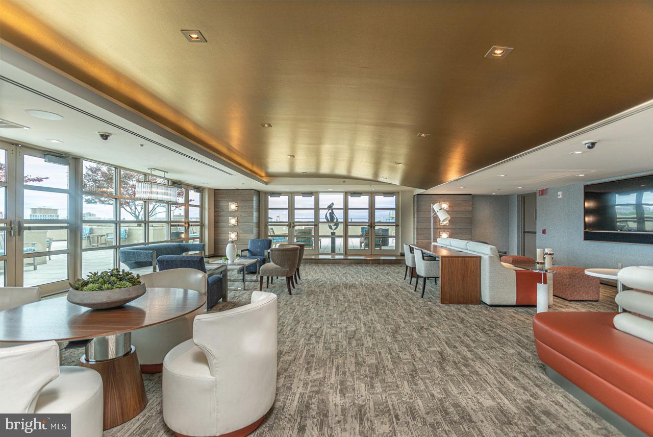 DOCKSIDE CONDOMINIUM - Residential