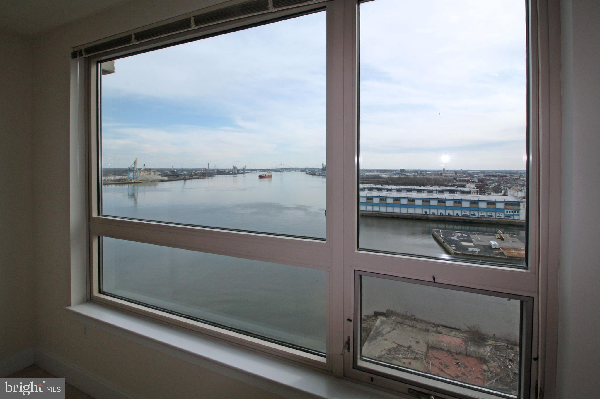 DOCKSIDE CONDOMINIUM - Residential