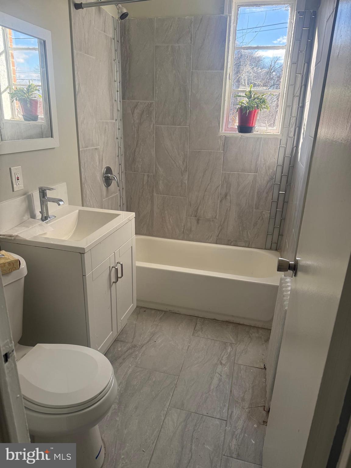 4002 E E STREET SE 204