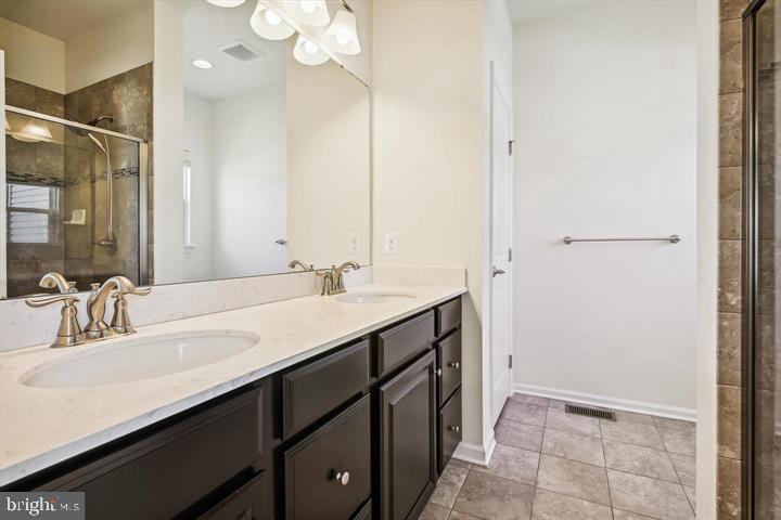 CREEKSIDE VILLAGE AT TANYARD SPRINGS - Residential Lease