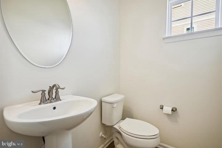 CREEKSIDE VILLAGE AT TANYARD SPRINGS - Residential Lease