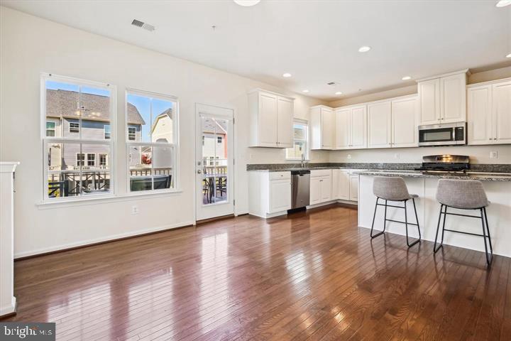 CREEKSIDE VILLAGE AT TANYARD SPRINGS - Residential Lease