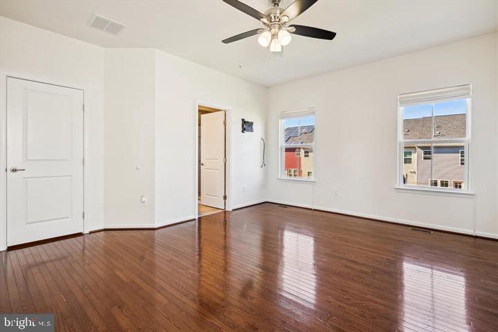 CREEKSIDE VILLAGE AT TANYARD SPRINGS - Residential Lease