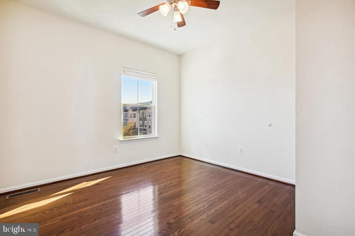 CREEKSIDE VILLAGE AT TANYARD SPRINGS - Residential Lease