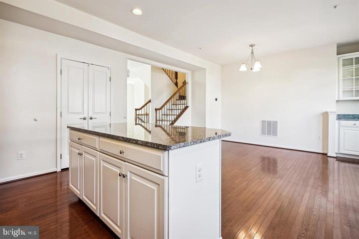 CREEKSIDE VILLAGE AT TANYARD SPRINGS - Residential Lease