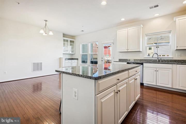 CREEKSIDE VILLAGE AT TANYARD SPRINGS - Residential Lease