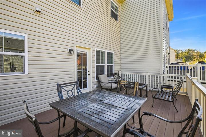 CREEKSIDE VILLAGE AT TANYARD SPRINGS - Residential Lease