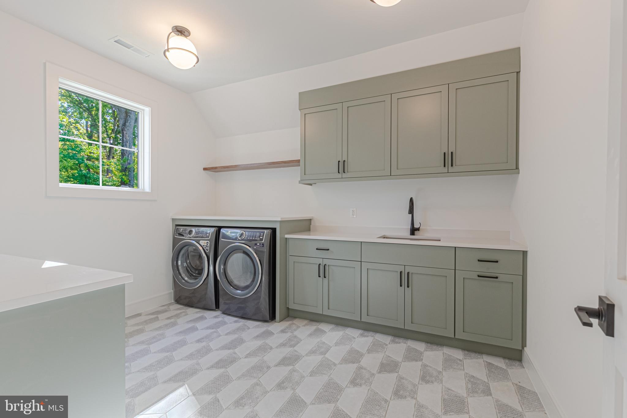 OAKDALE PARK - Residential