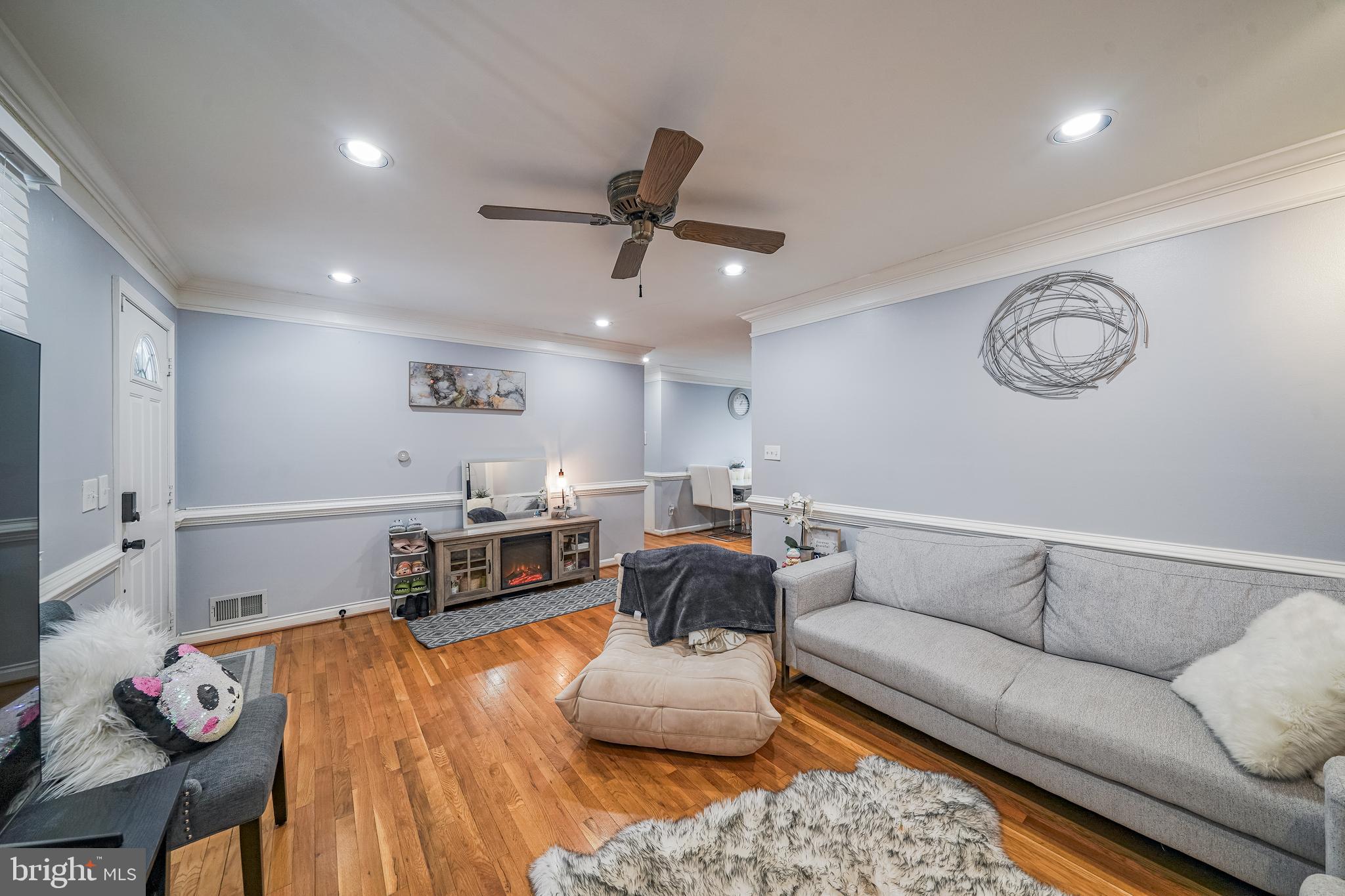 LOISDALE ESTATES - Residential Lease