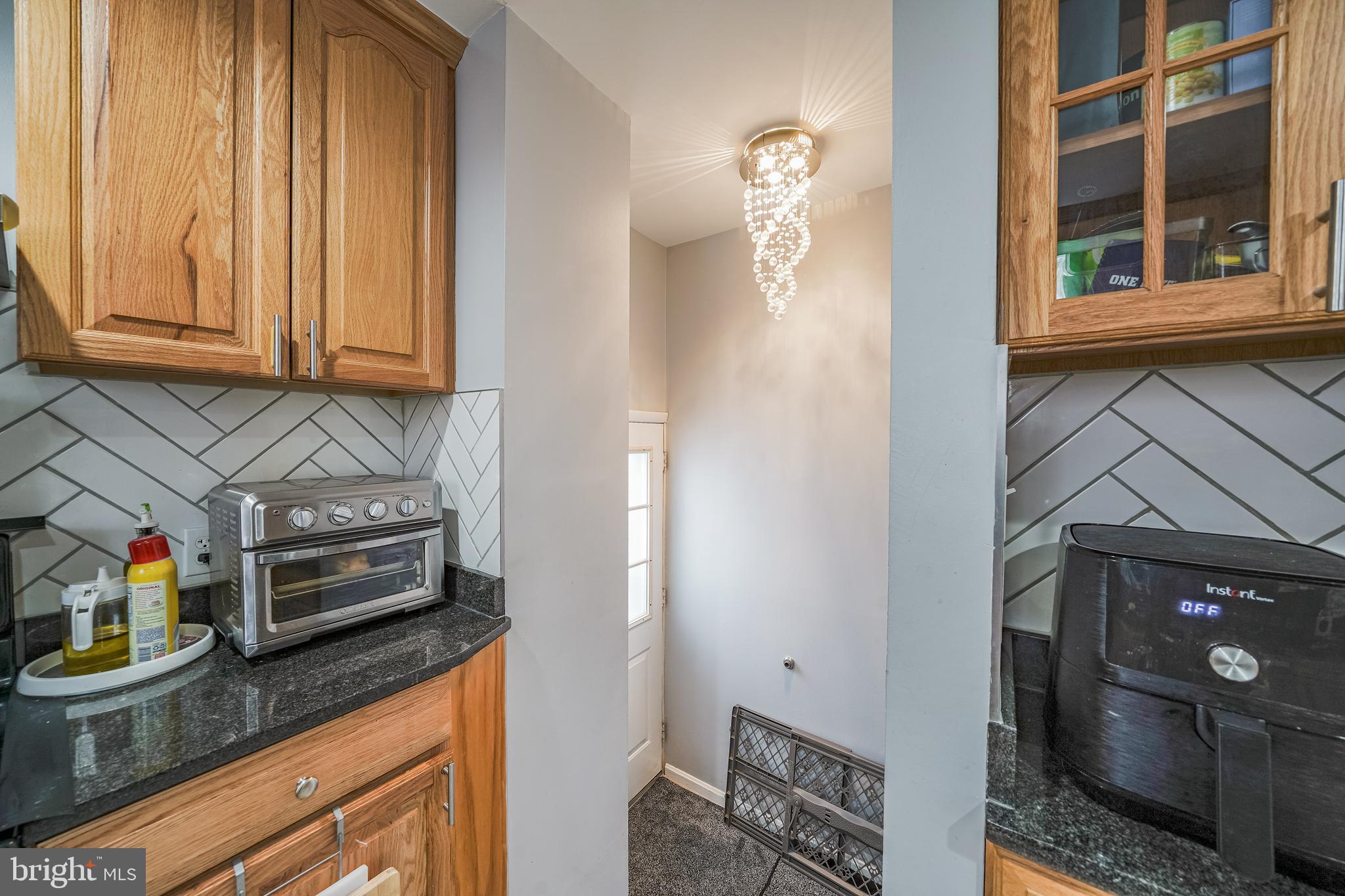 LOISDALE ESTATES - Residential Lease