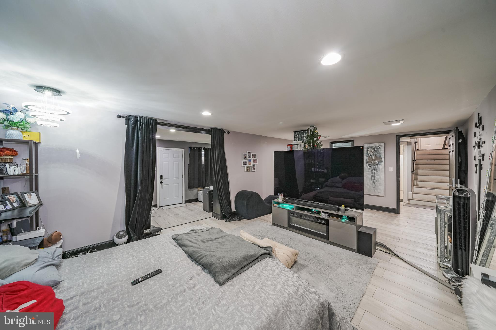 LOISDALE ESTATES - Residential Lease