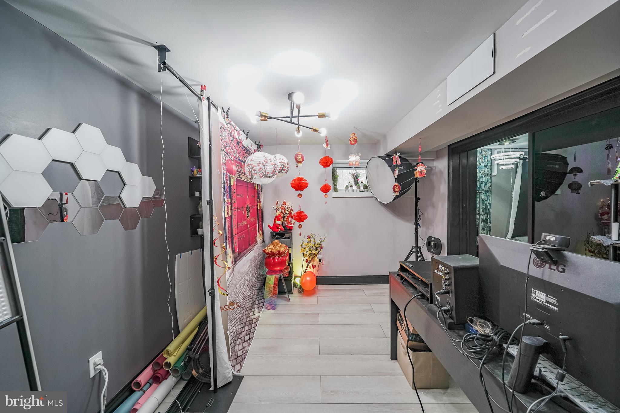 LOISDALE ESTATES - Residential Lease