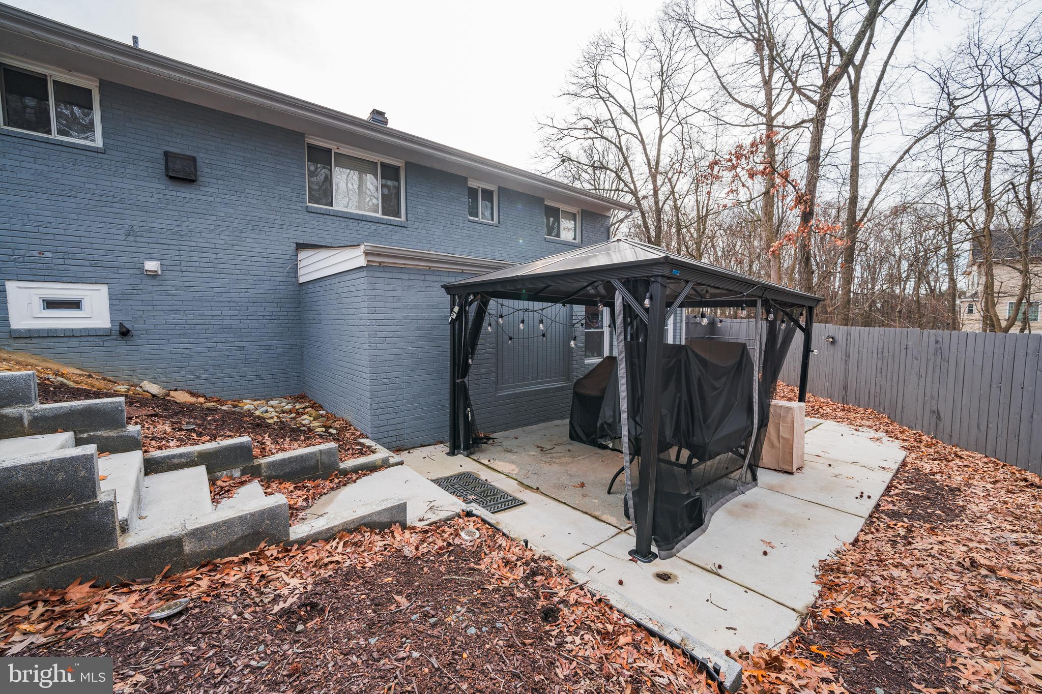 LOISDALE ESTATES - Residential Lease