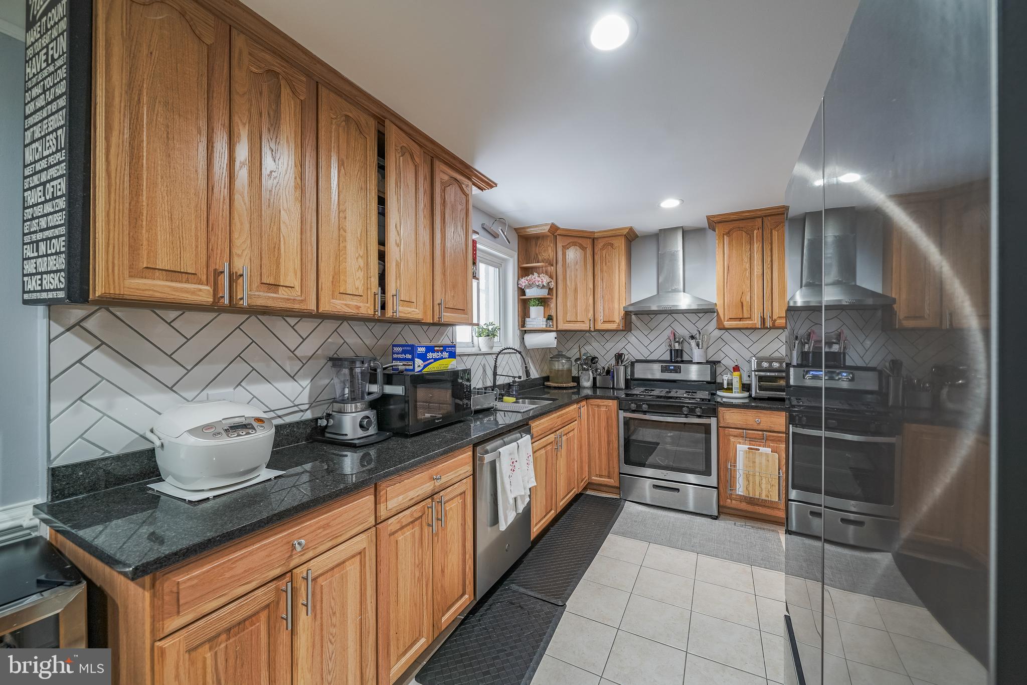 LOISDALE ESTATES - Residential Lease