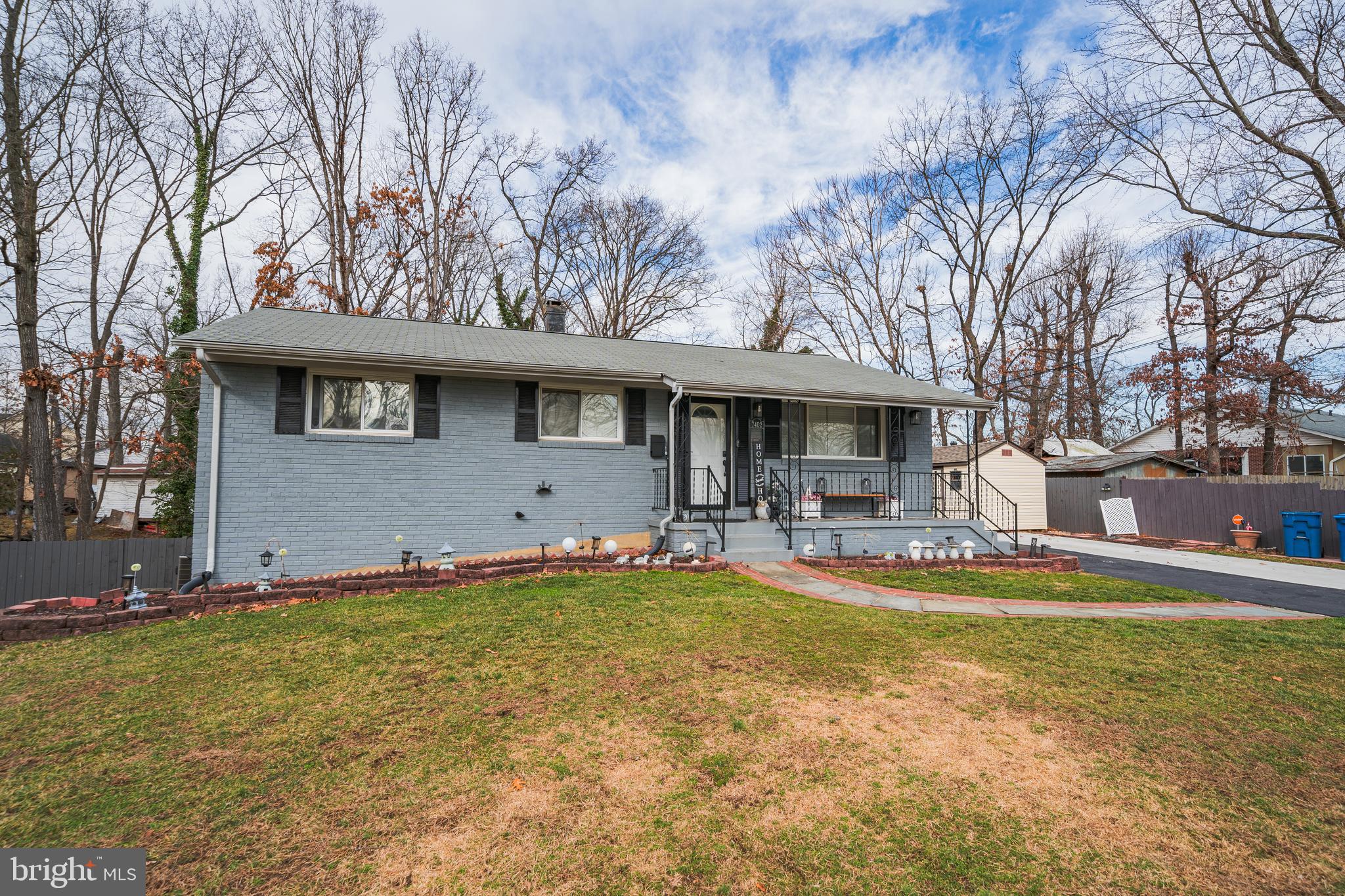 LOISDALE ESTATES - Residential Lease