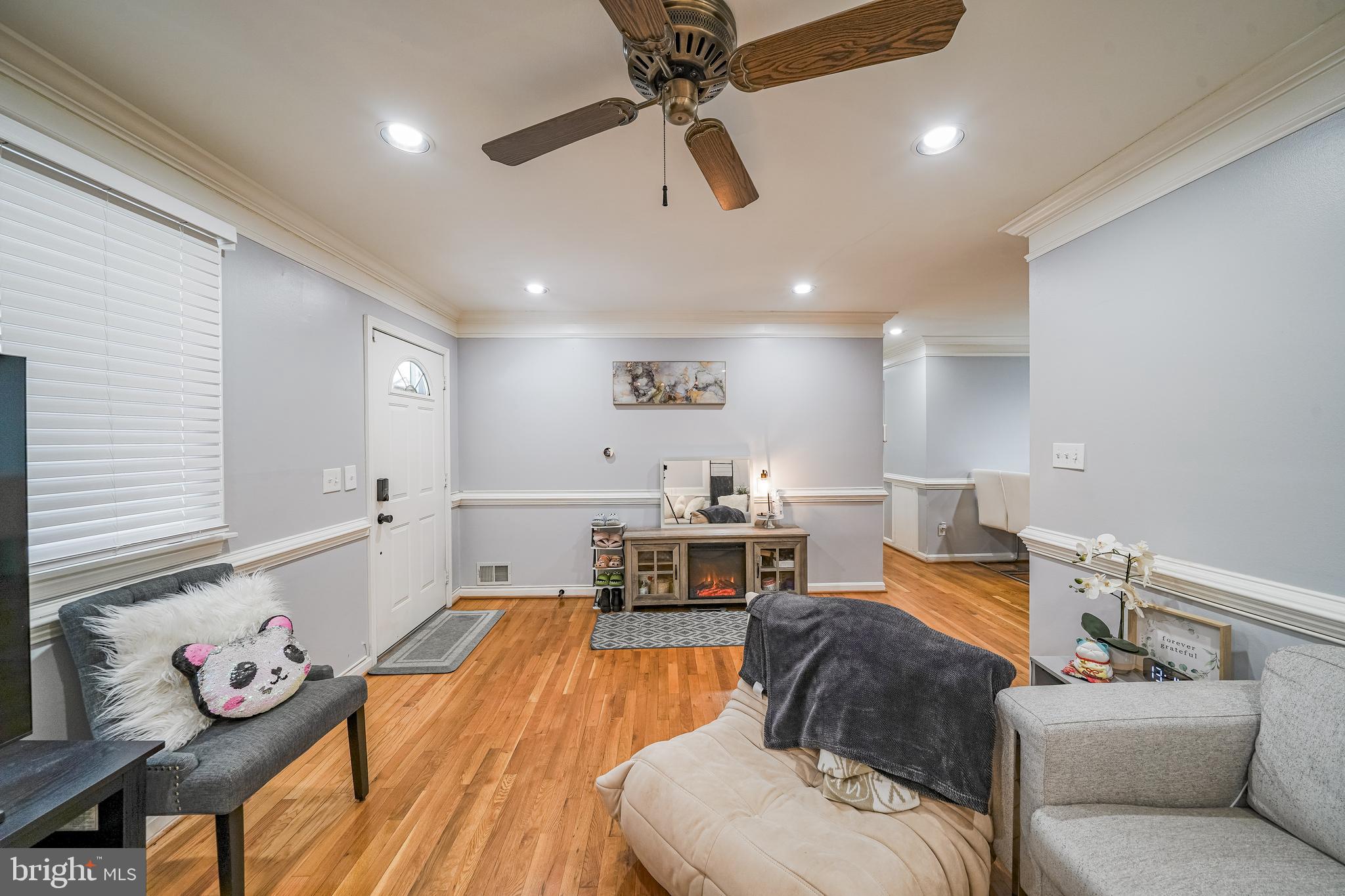 LOISDALE ESTATES - Residential Lease