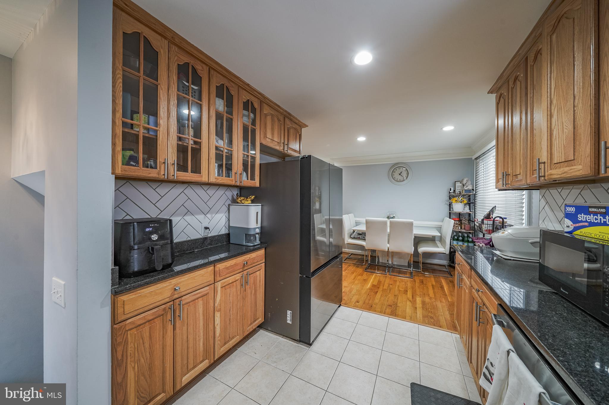 LOISDALE ESTATES - Residential Lease