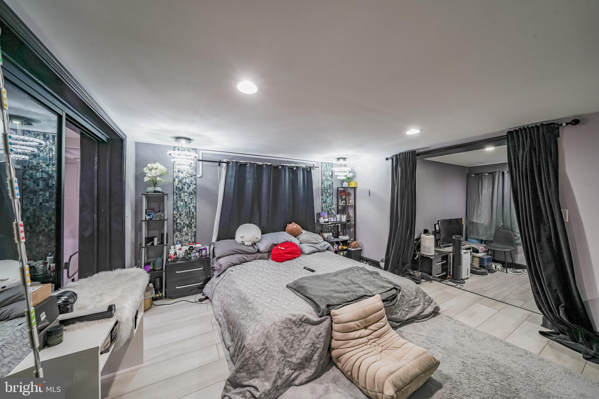 LOISDALE ESTATES - Residential Lease