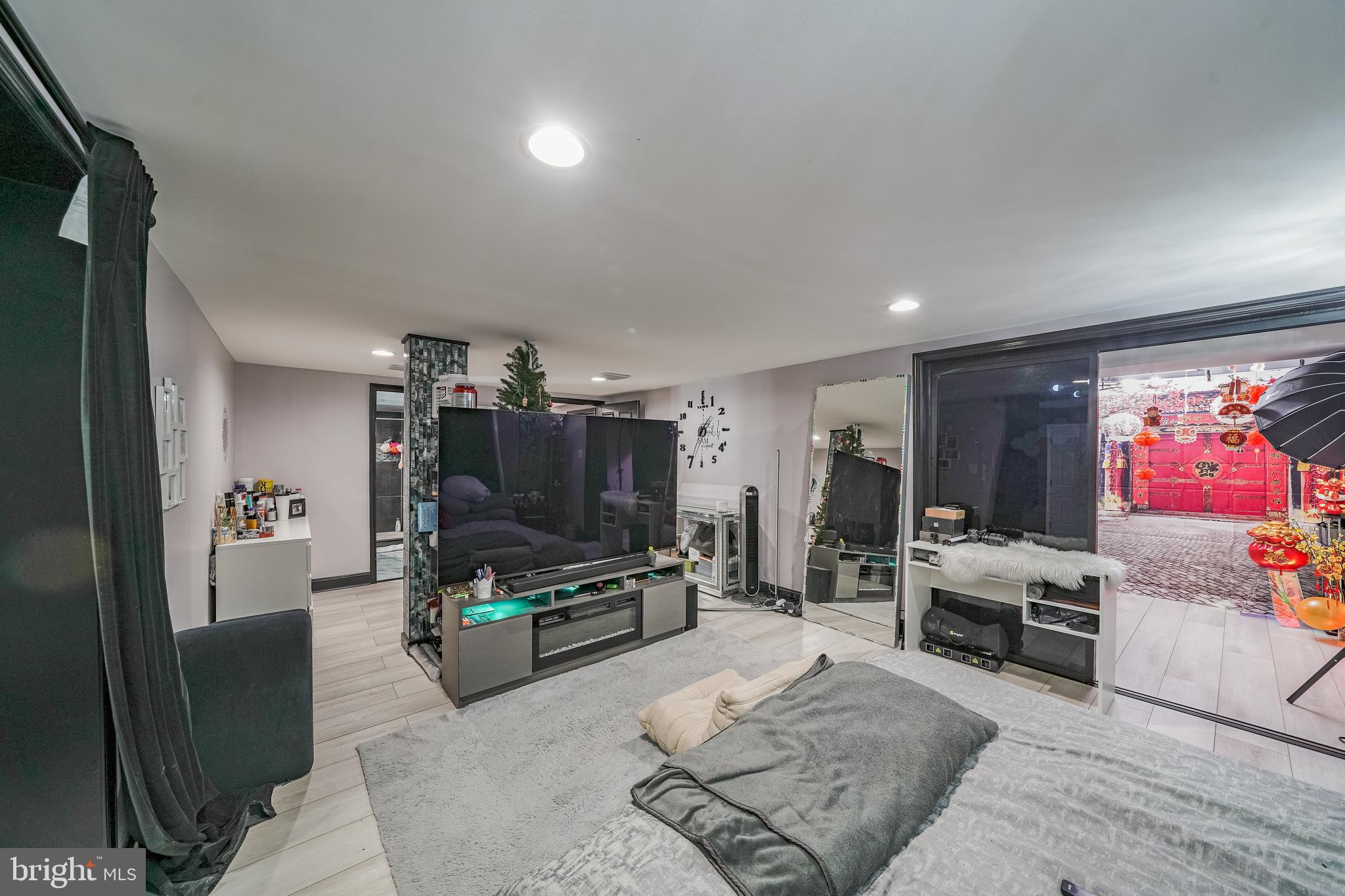 LOISDALE ESTATES - Residential Lease