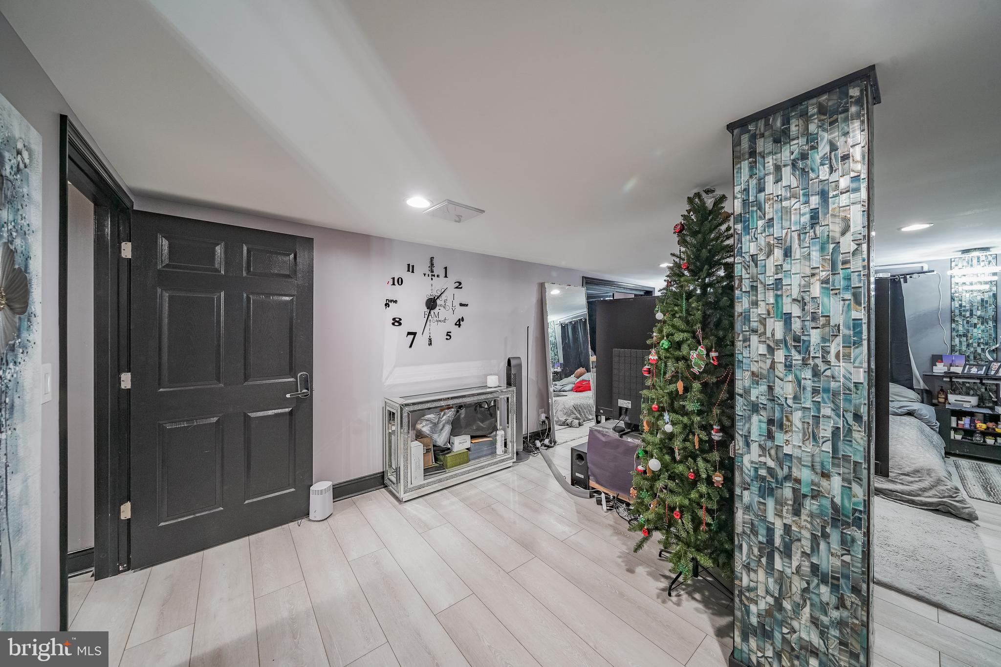 LOISDALE ESTATES - Residential Lease