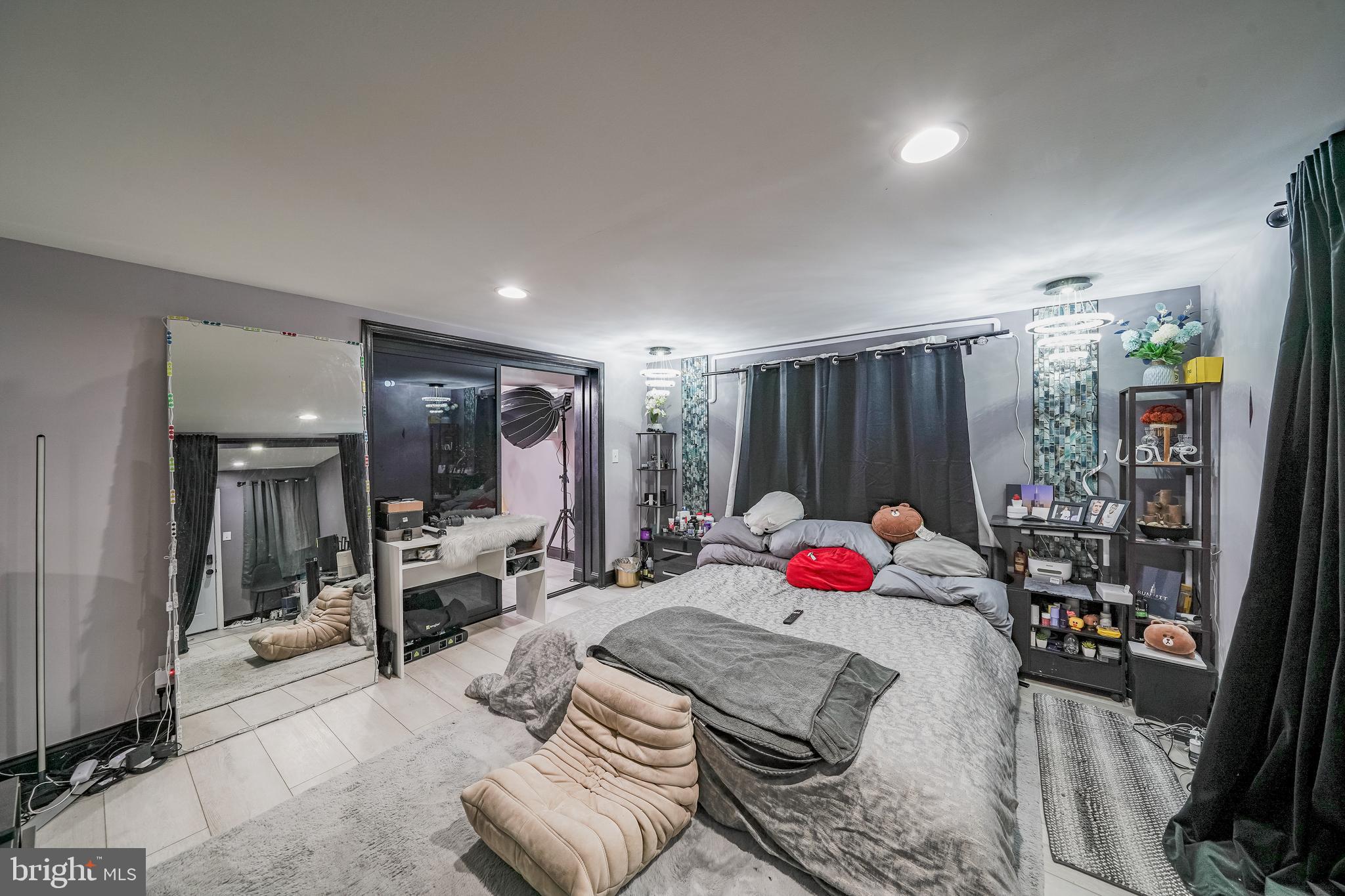 LOISDALE ESTATES - Residential Lease