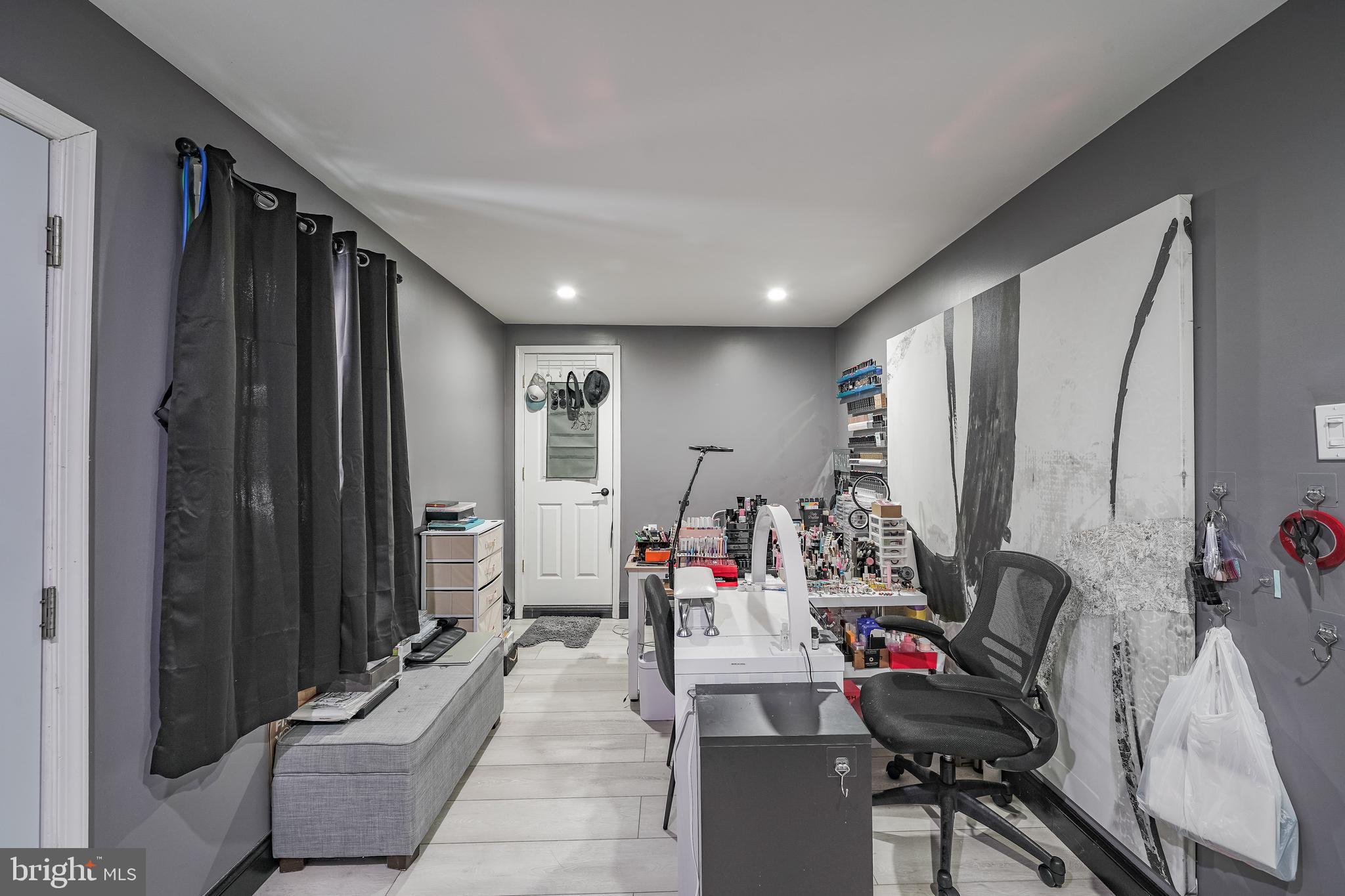 LOISDALE ESTATES - Residential Lease