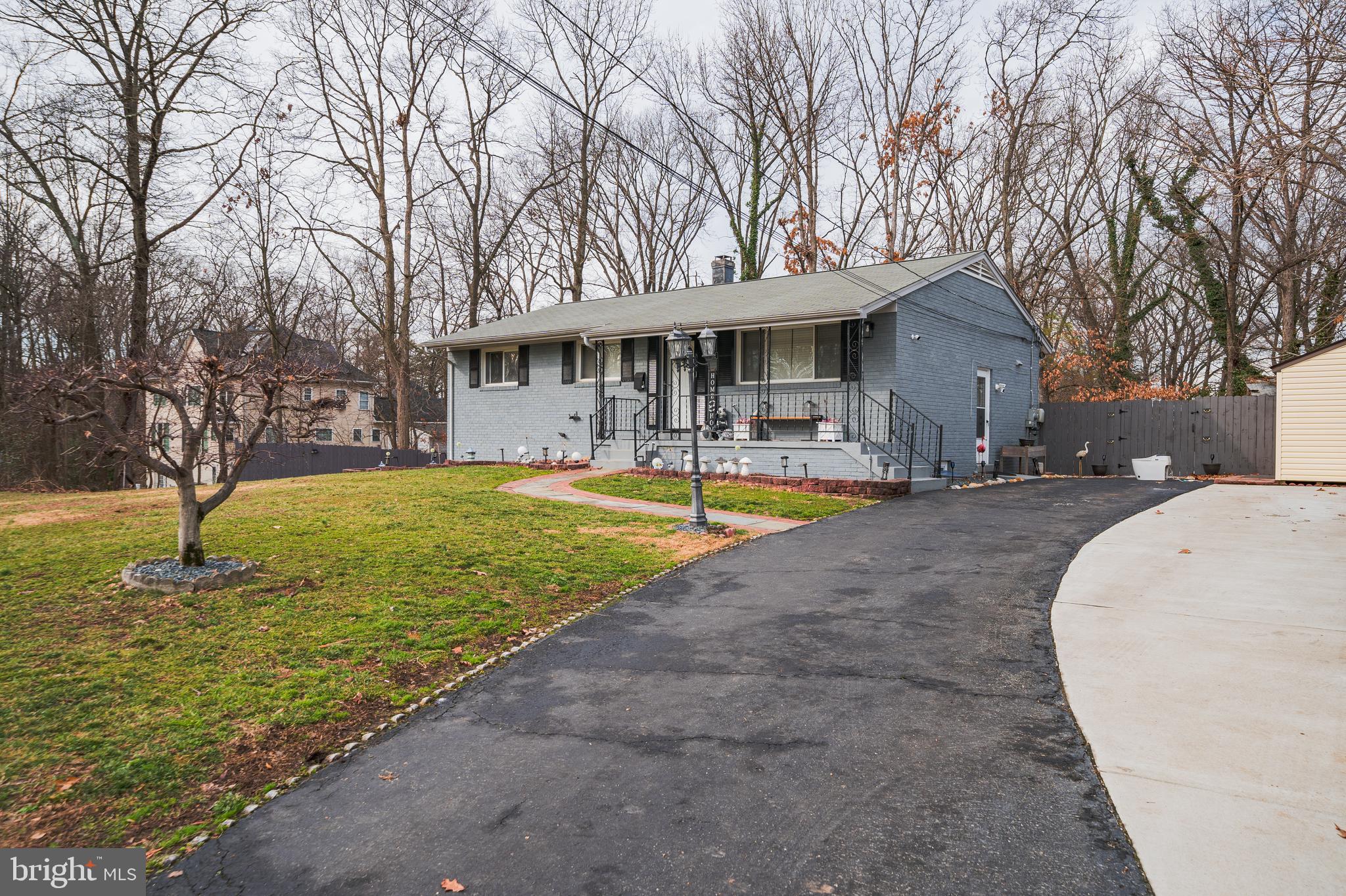 LOISDALE ESTATES - Residential Lease