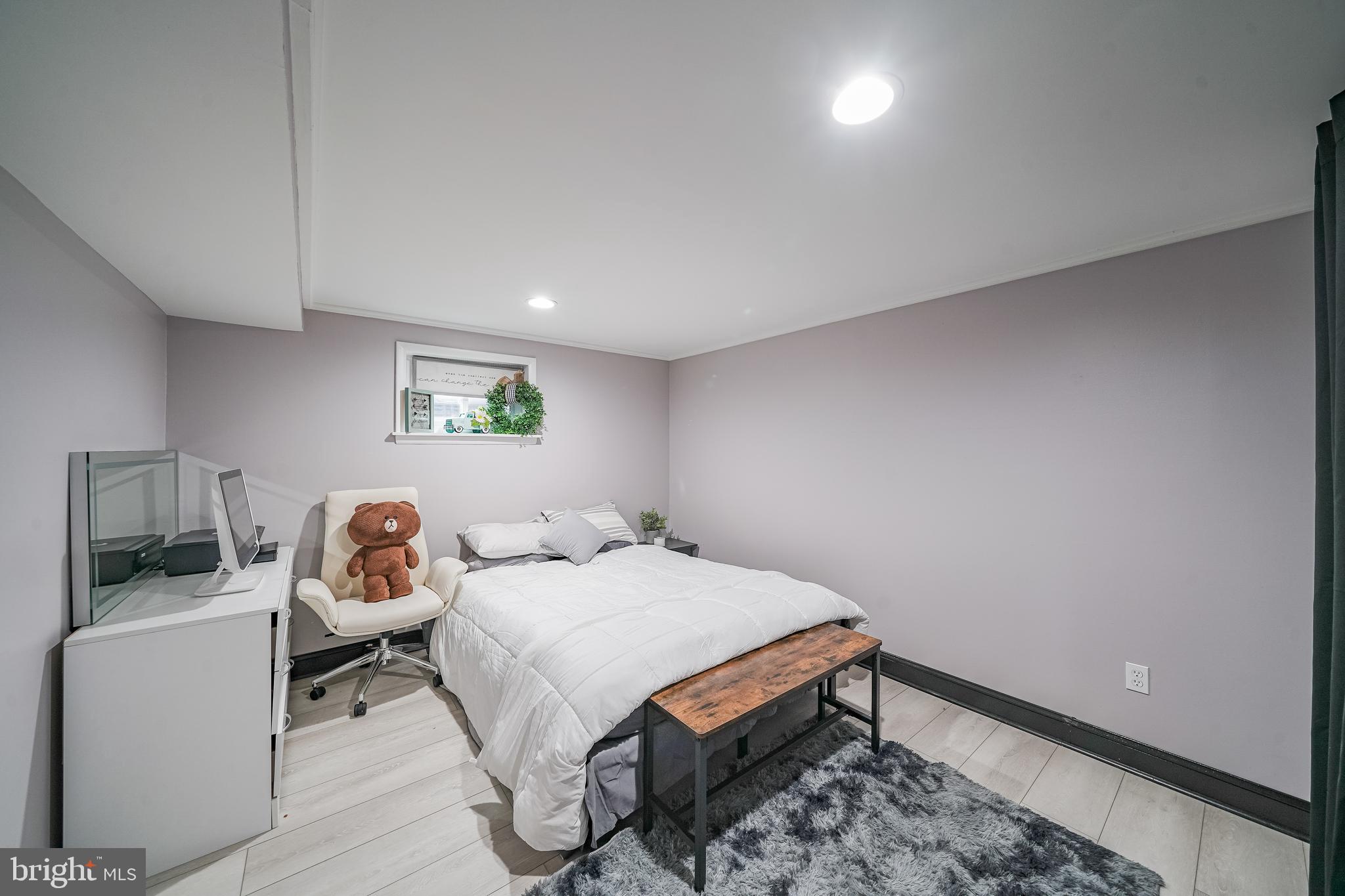 LOISDALE ESTATES - Residential Lease