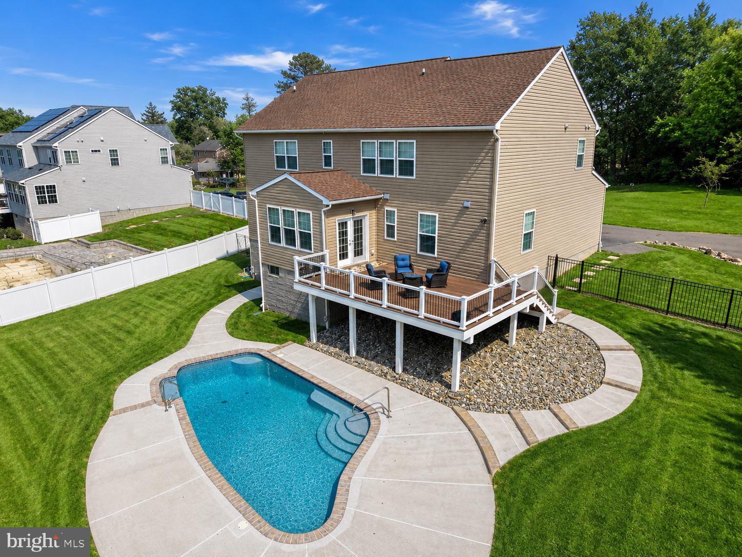 5308 E GLADYS PLACE