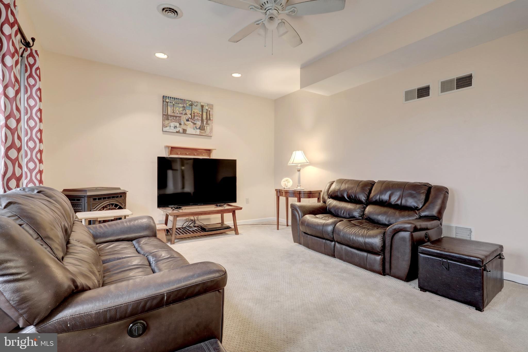 LAKE MEADE - Residential