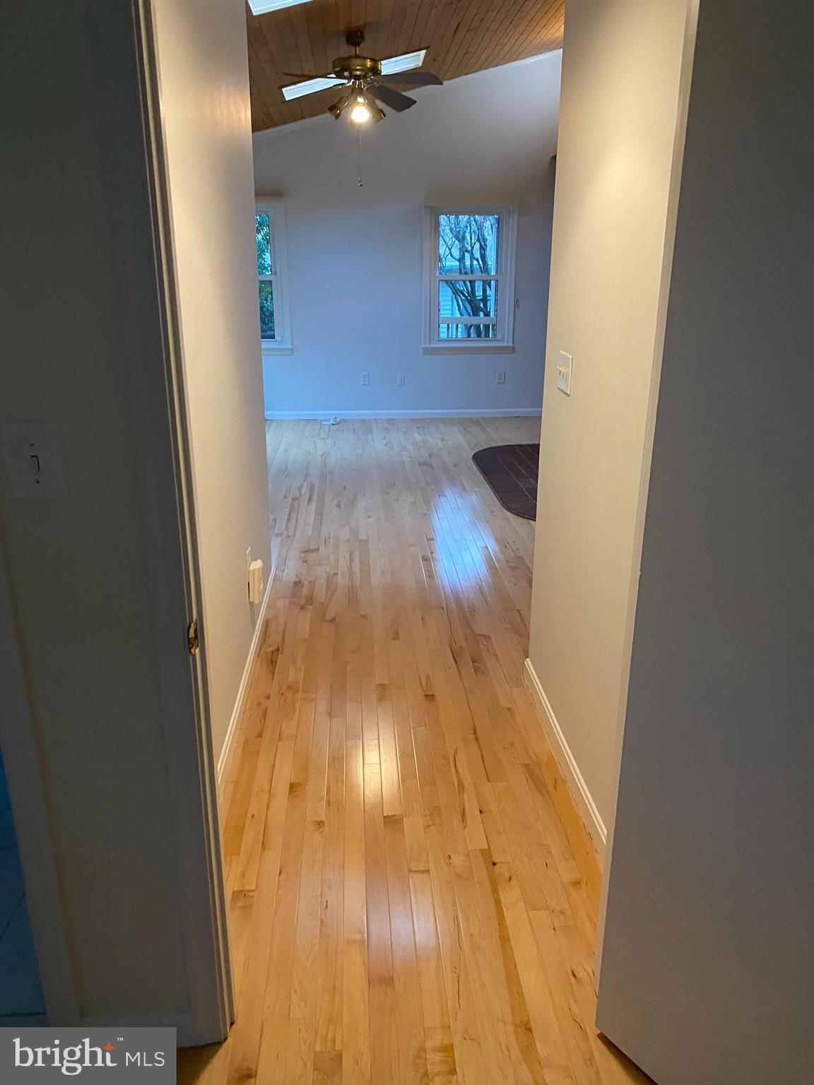 COUNTRY CLUB PARK - Residential Lease