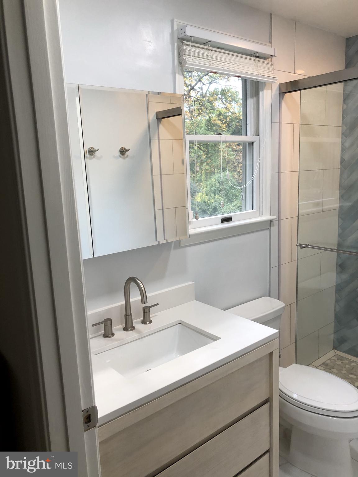 COUNTRY CLUB PARK - Residential Lease