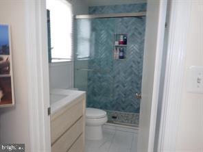 COUNTRY CLUB PARK - Residential Lease