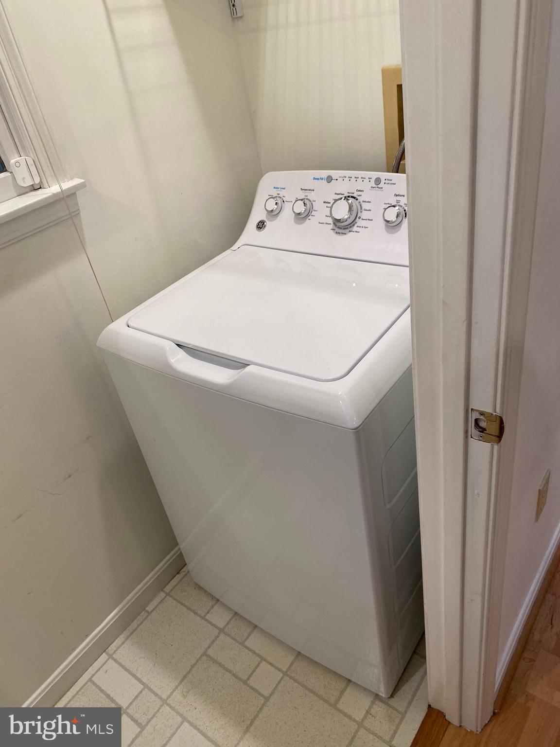 COUNTRY CLUB PARK - Residential Lease