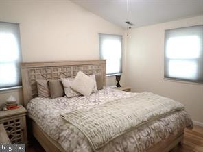 COUNTRY CLUB PARK - Residential Lease