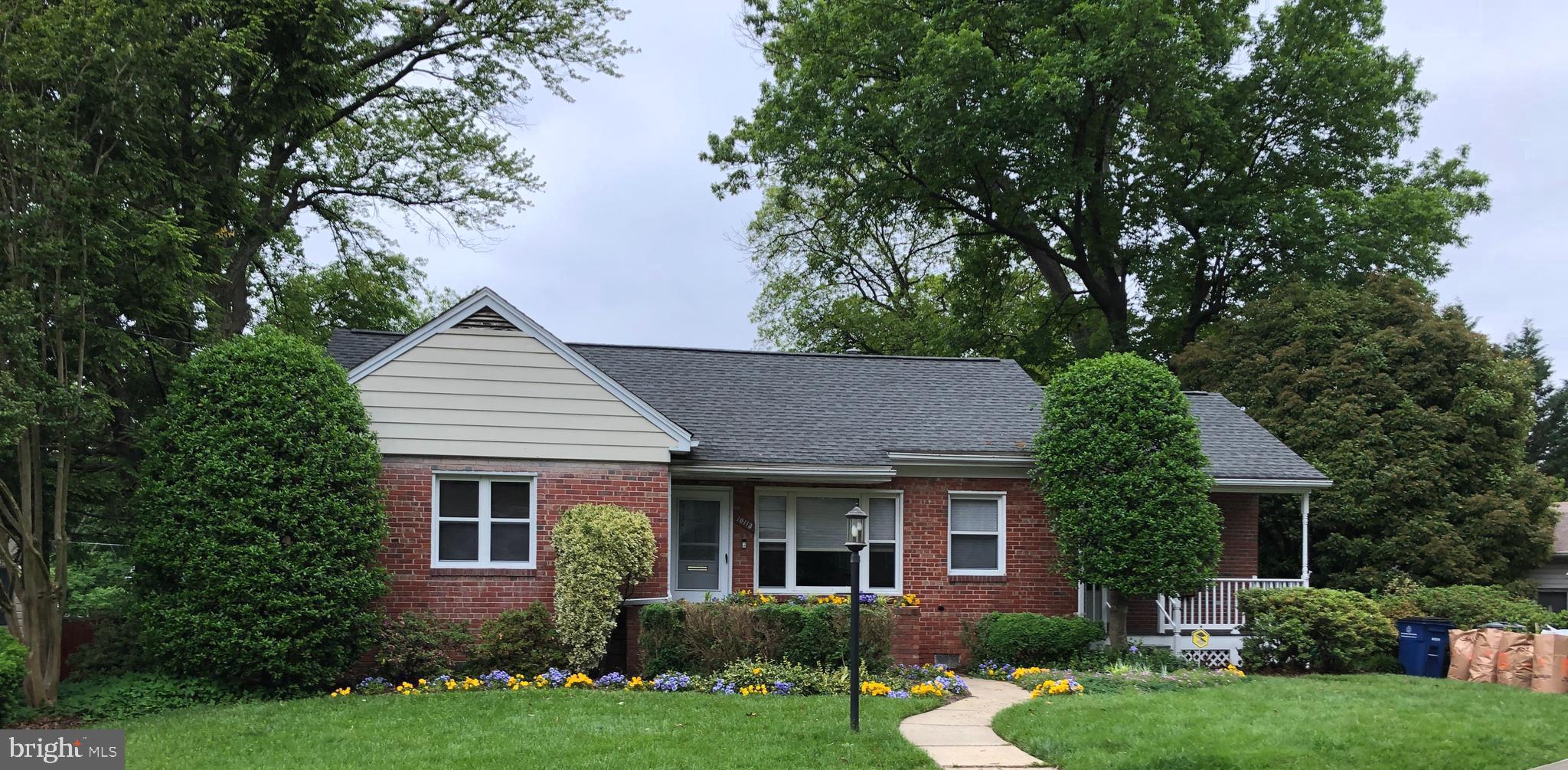 COUNTRY CLUB PARK - Residential Lease