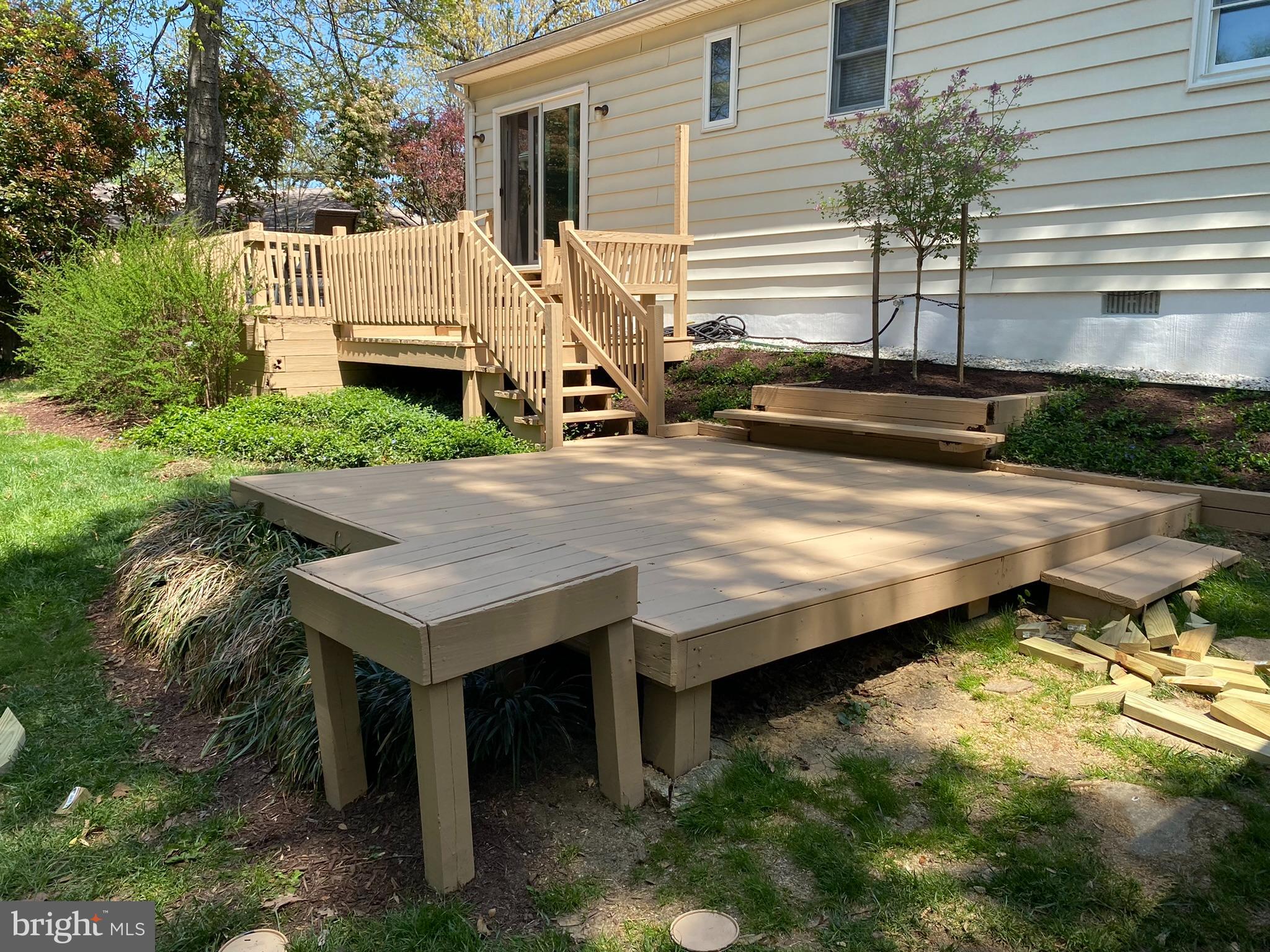 COUNTRY CLUB PARK - Residential Lease