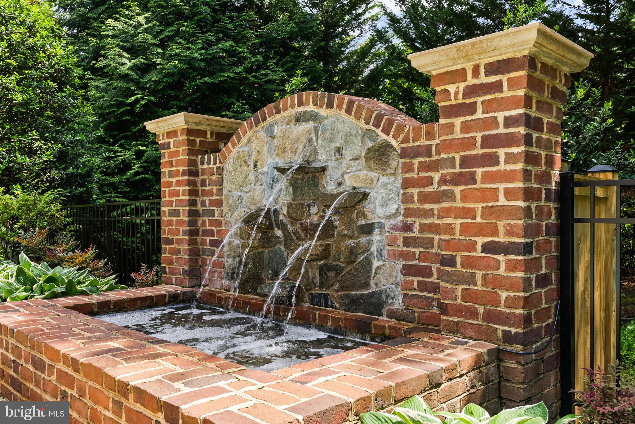 LANGLEY FOREST - Residential