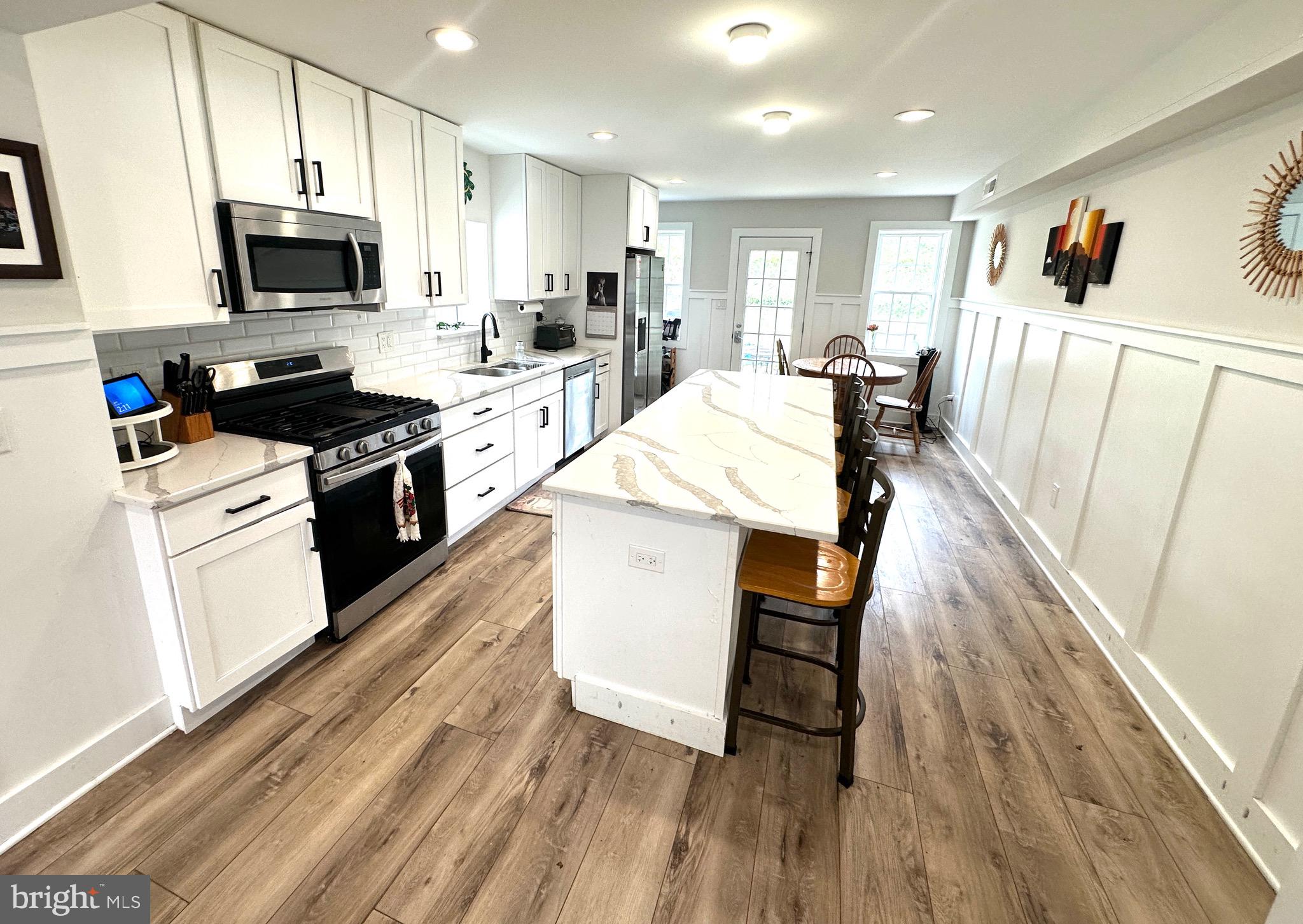 842 E CATHEDRAL ROAD