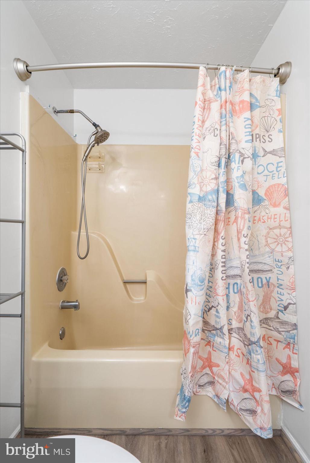 GREENVIEW PARK - Residential Lease