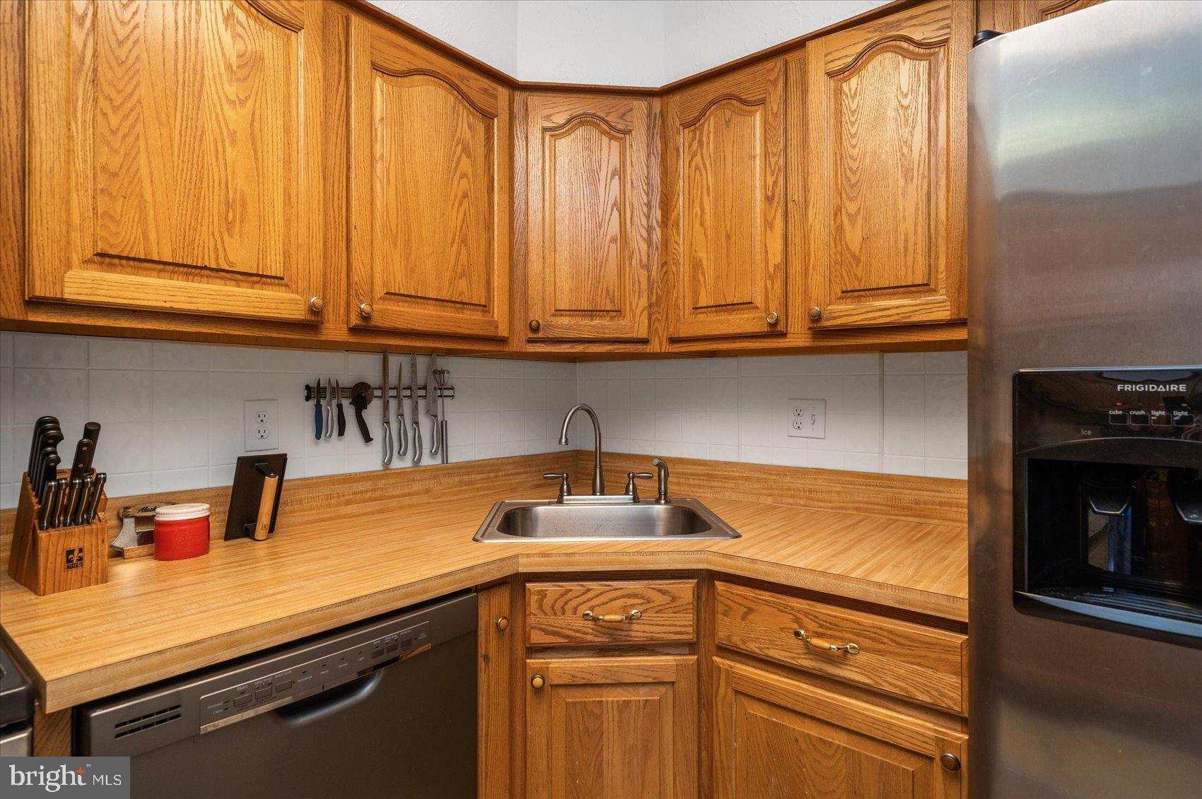 GREENVIEW PARK - Residential Lease