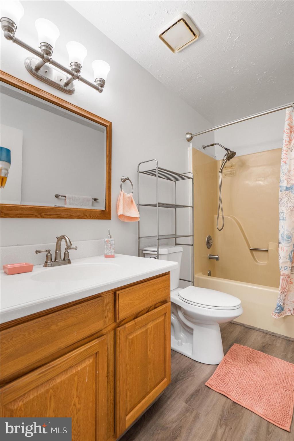 GREENVIEW PARK - Residential Lease