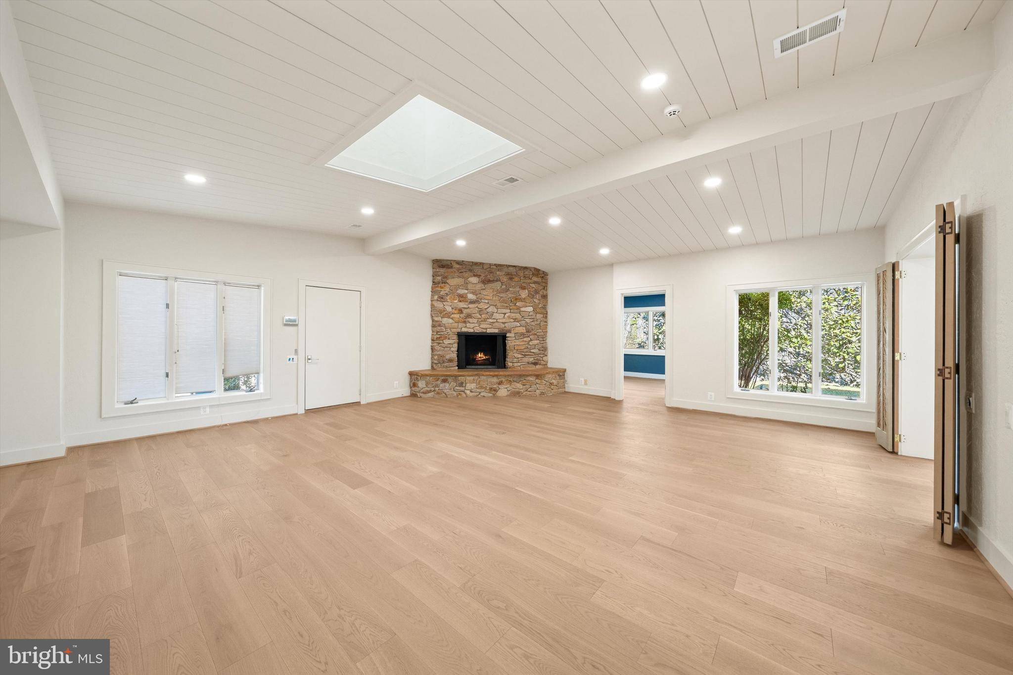 BALLANTRAE - Residential Lease