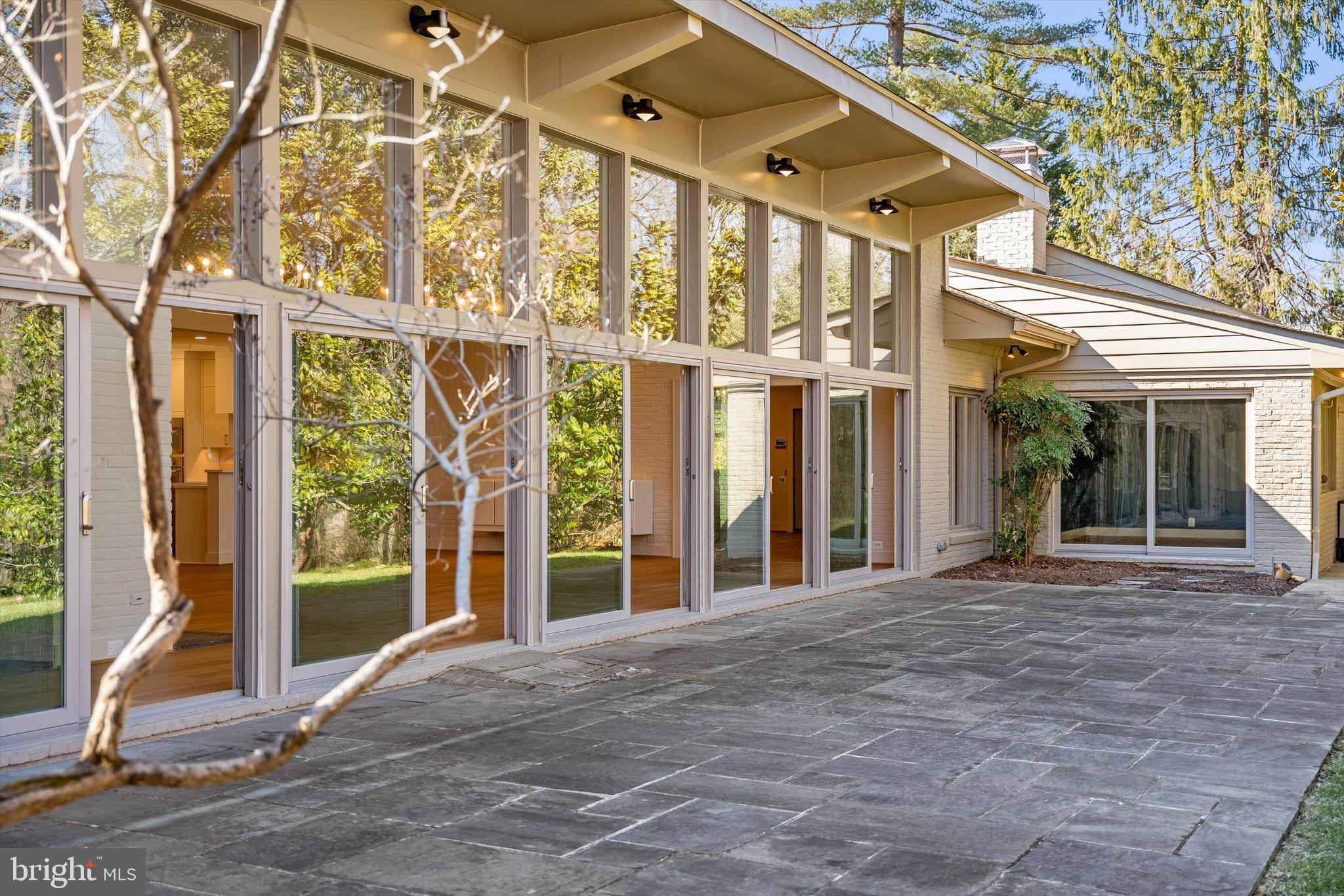 BALLANTRAE - Residential Lease