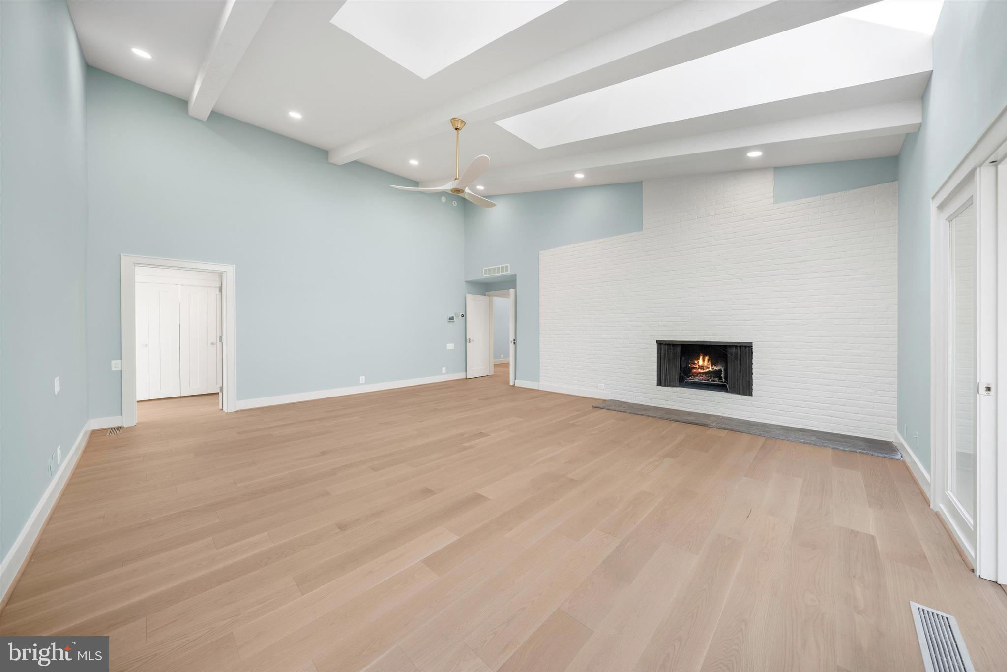 BALLANTRAE - Residential Lease