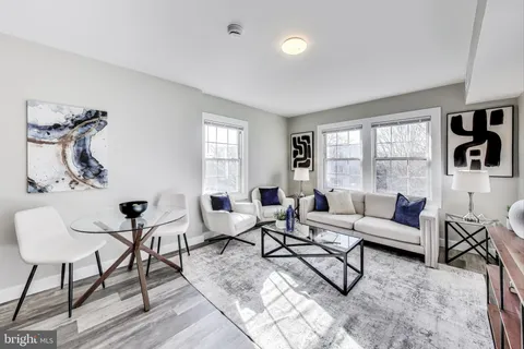 318 Rhode Island Avenue NE Unit 301, Washington, DC MLS: DCDC2192190