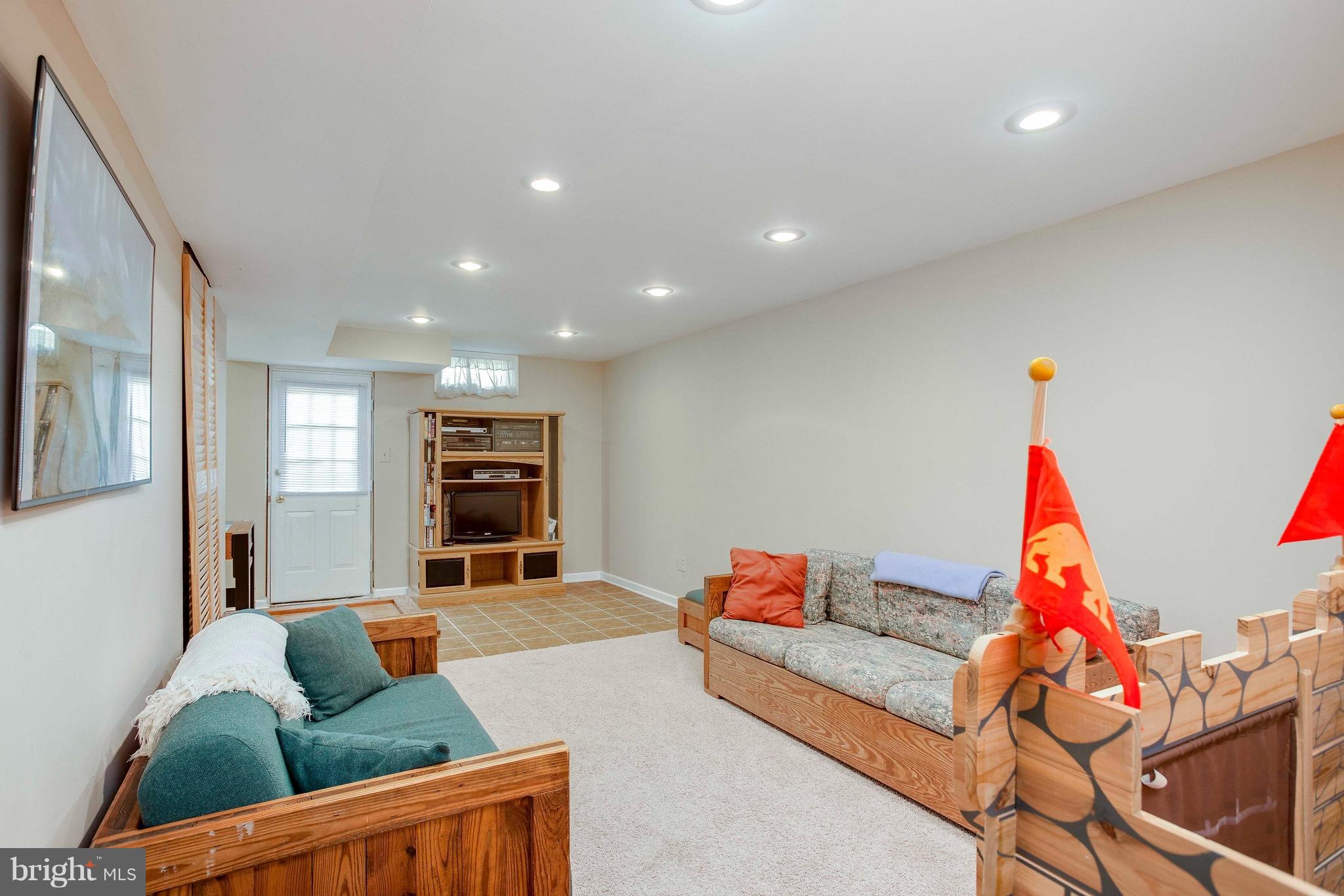 BURLEIGH MANOR - Residential